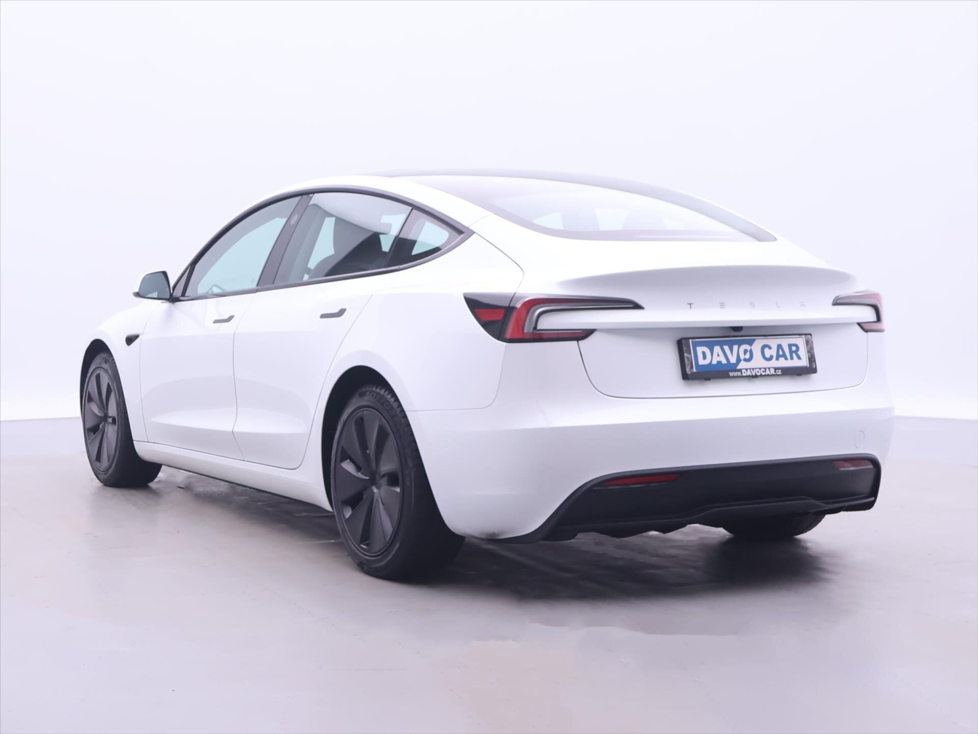 Tesla Model 3 Sedan / Limuzína 0,0 208 kw