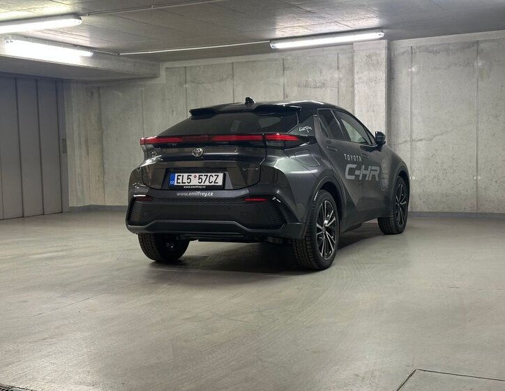 Toyota C-HR Hatchback 2,0 l 135 kw