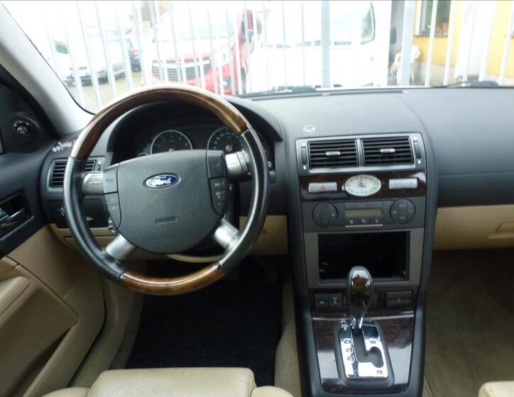 Ford Mondeo 27