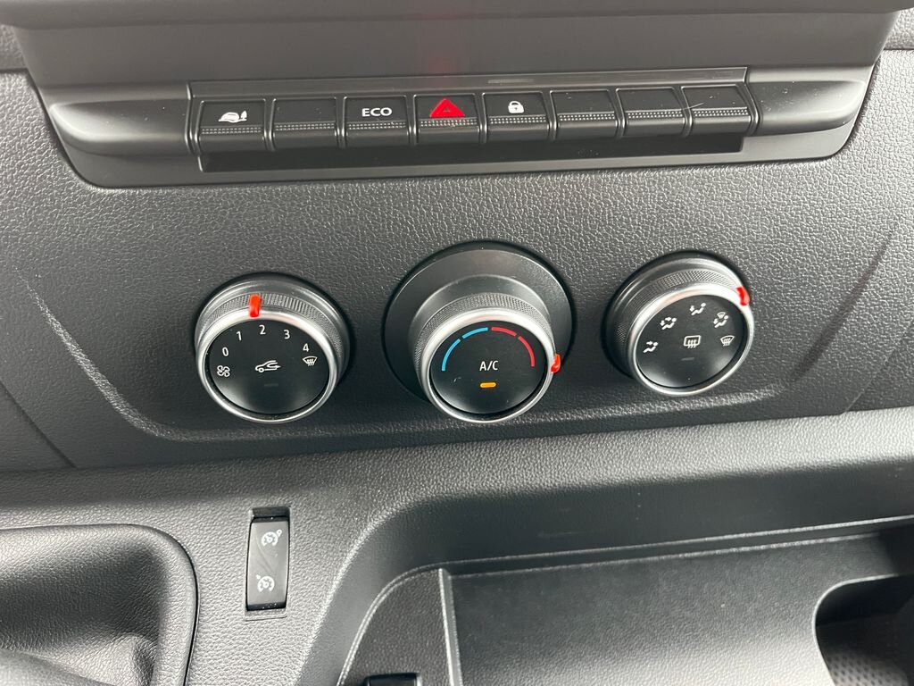 Nissan Interstar Skříň 2,3 l 100 kw