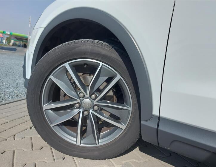 Audi Q3 38