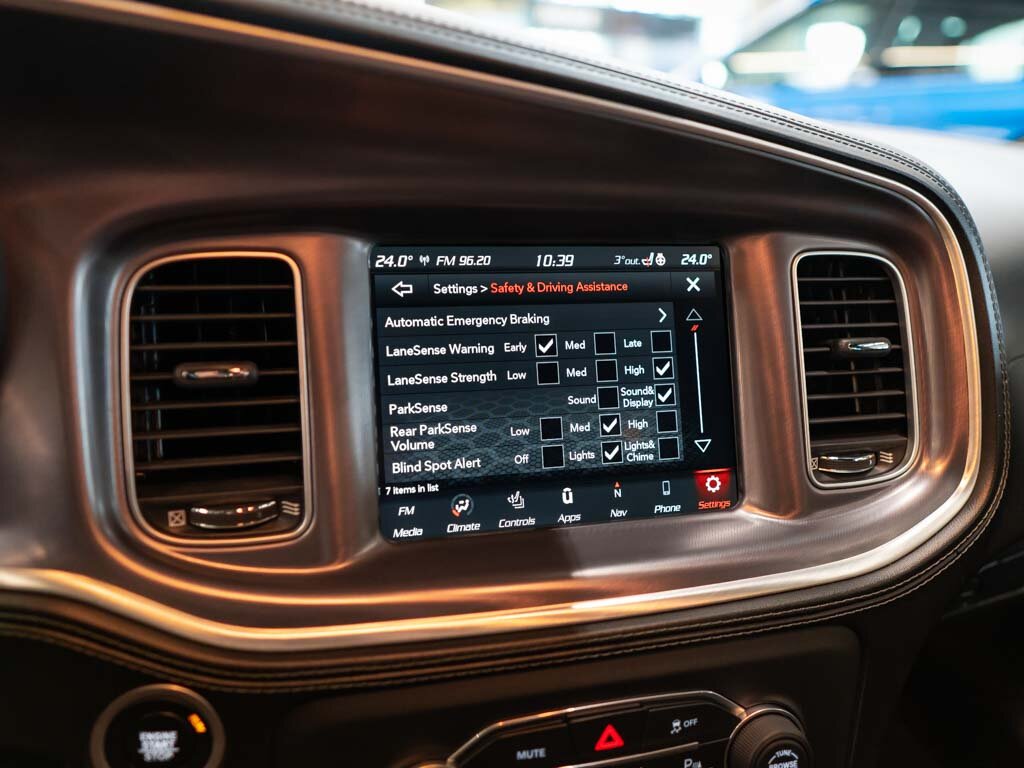 Dodge Charger Sedan / Limuzína 6,4 l 361 kw