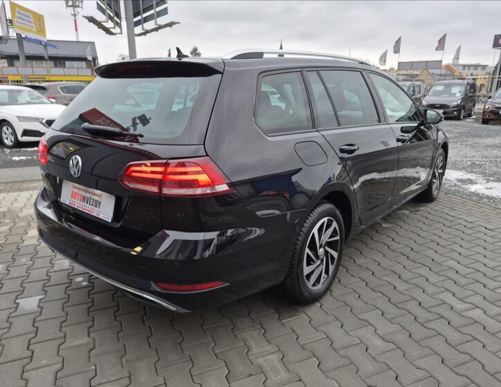 Volkswagen Golf Kombi 1,5 l 110 kw