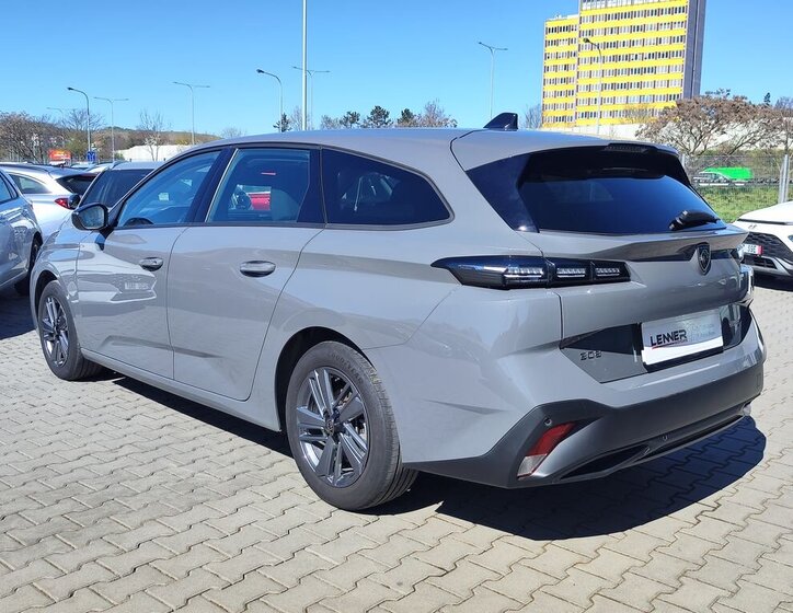 Peugeot 308 Kombi 1,2 l 96 kw