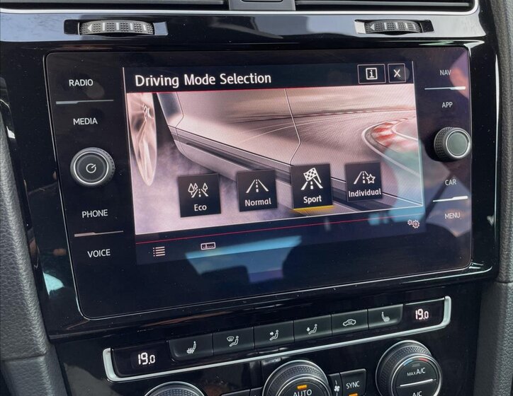 Volkswagen Golf Hatchback 2,0 l 210 kw