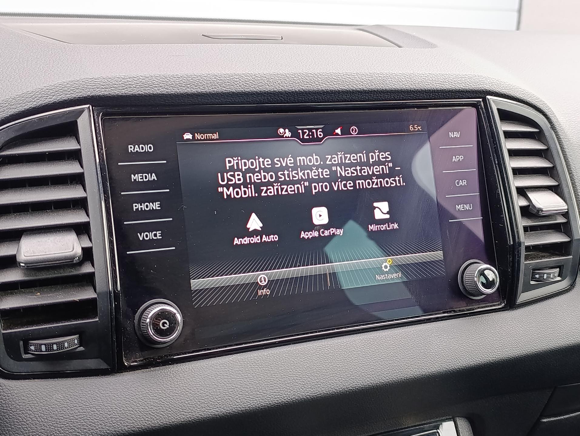 Škoda Karoq SUV / Terénní 1,5 l 110 kw