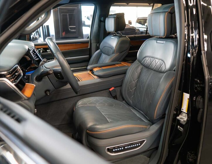 Jeep Grand Wagoneer SUV 6,4 l 351 kw