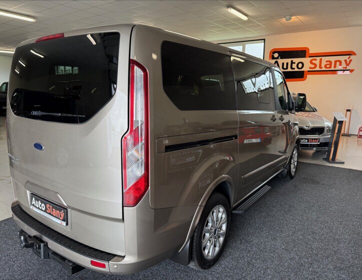 Ford Tourneo Custom MPV 2,0 l 96 kw