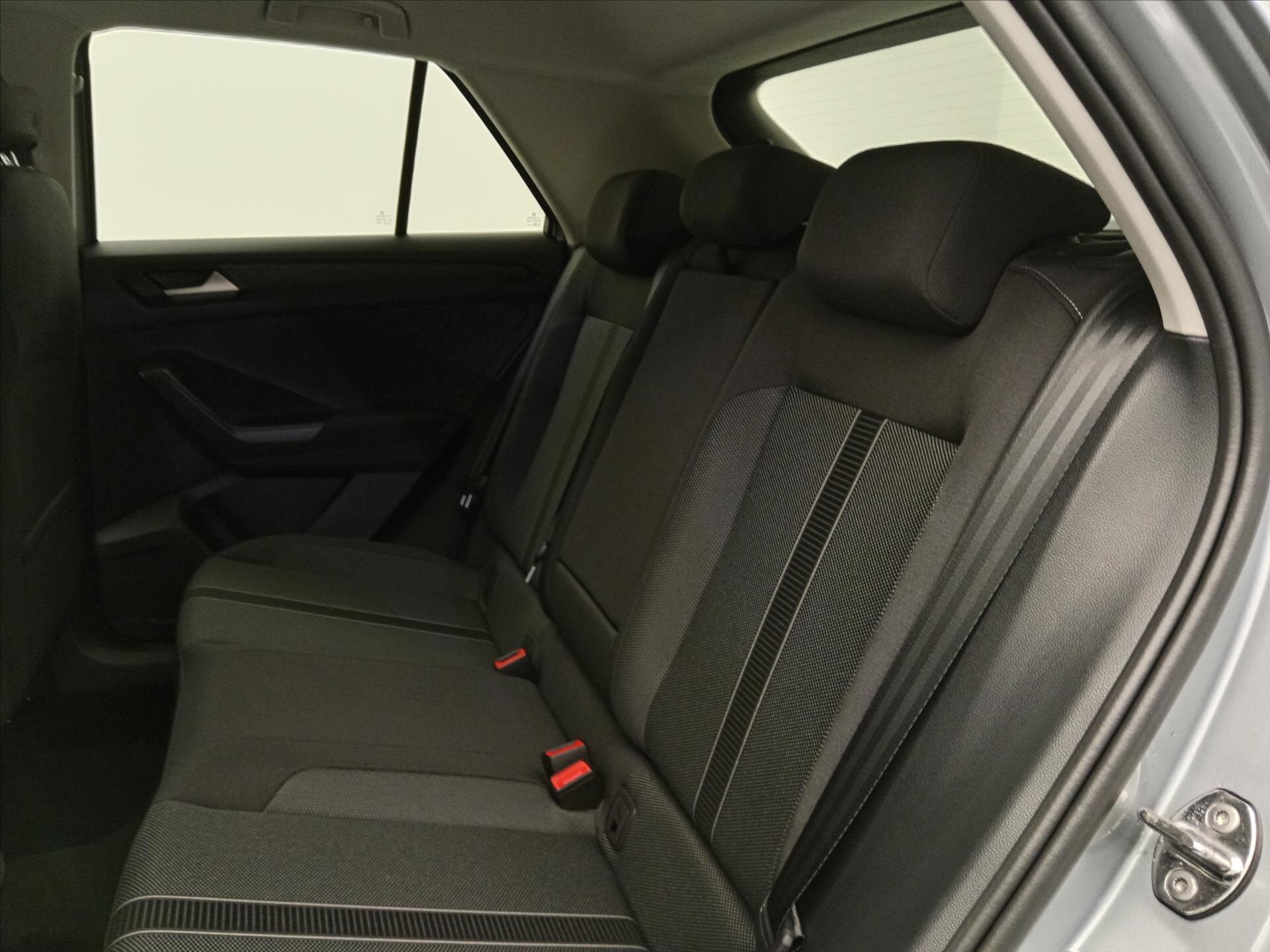 Volkswagen T-Roc SUV / Terénní 1,5 l 110 kw