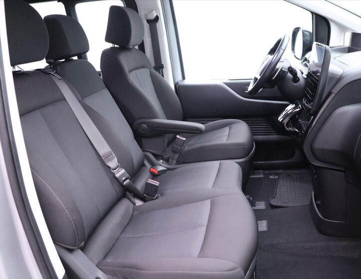 Hyundai Staria Kombi 2,2 l 130 kw