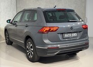 Volkswagen Tiguan 9
