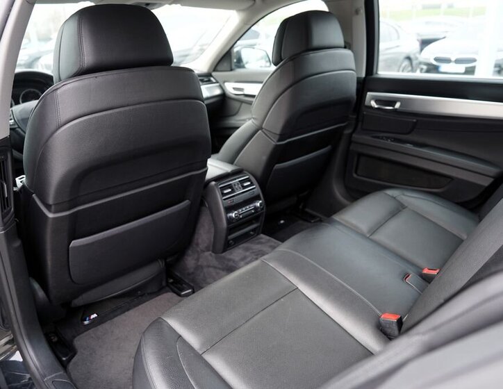 BMW Řada 7 Sedan / Limuzína 3,0 l 180 kw