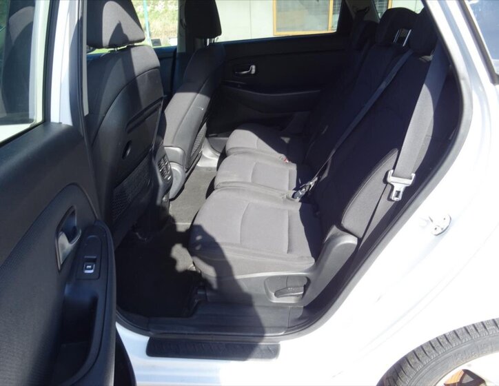 KIA Carens Kombi 1,6 l 99 kw