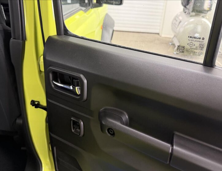 Suzuki Jimny SUV 1,5 l 75 kw