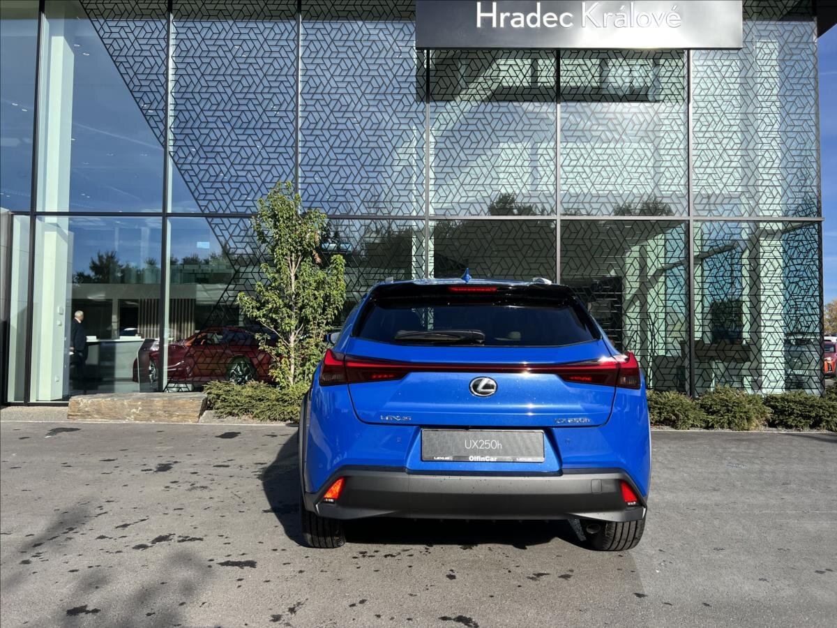 Lexus UX 250h CUV 2,0 l 135 kw