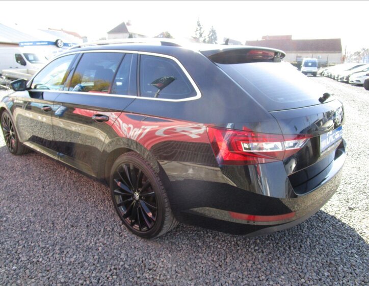 Škoda Superb Kombi 2,0 l 110 kw