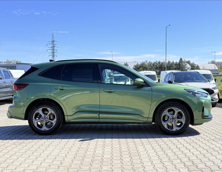 Ford Kuga SUV / Terénní 1,5 l 137 kw