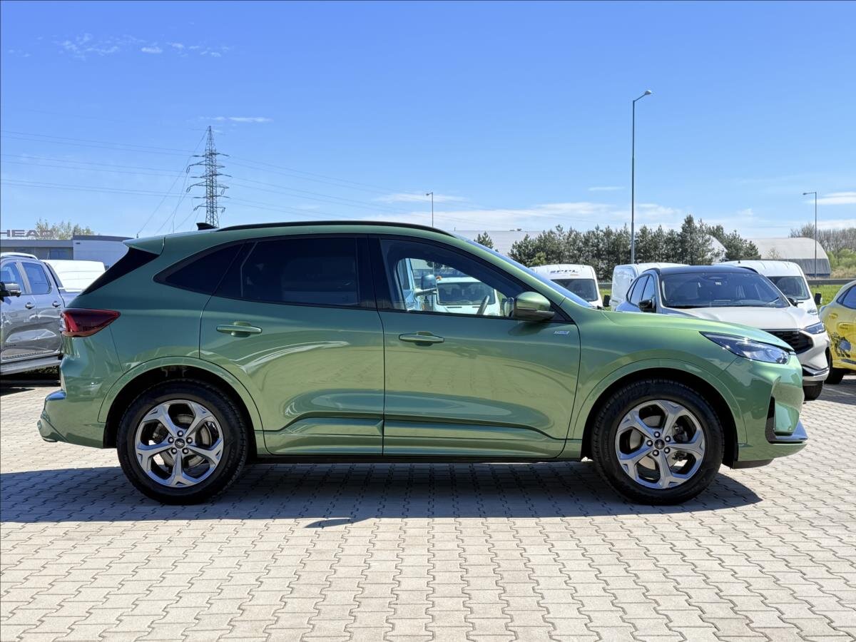 Ford Kuga SUV / Terénní 1,5 l 137 kw