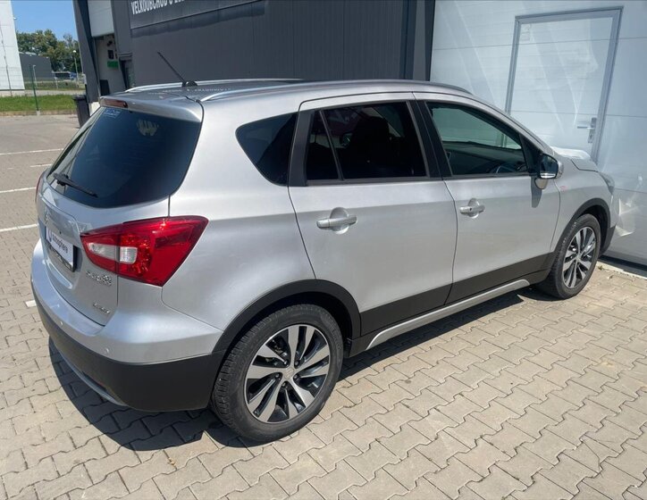 Suzuki SX4 S-Cross 5