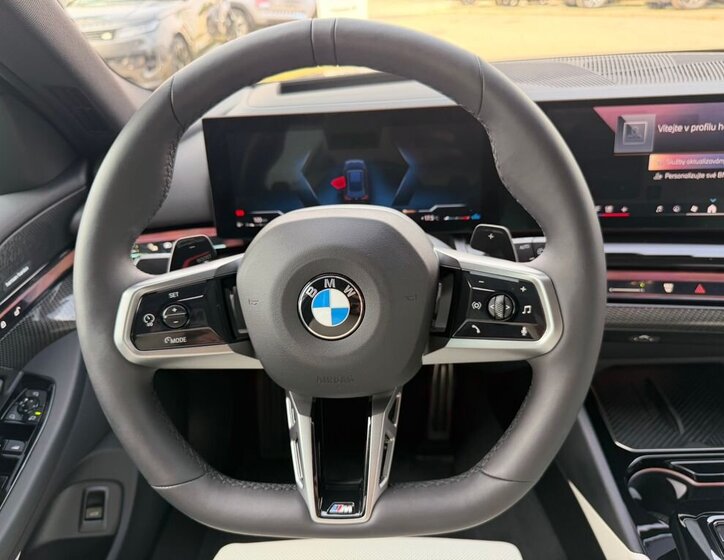 BMW Řada 5 Kombi 3,0 l 210 kw